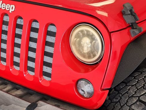 Used 2015 Jeep Wrangler Unlimited Sport w/ Quick Order Package 24S AWD/4WD image 9