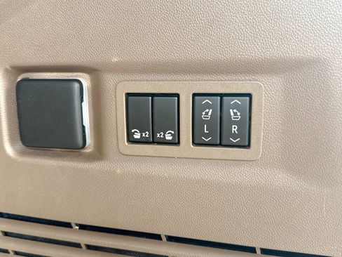 Certified 2022 GMC Yukon Denali image 16