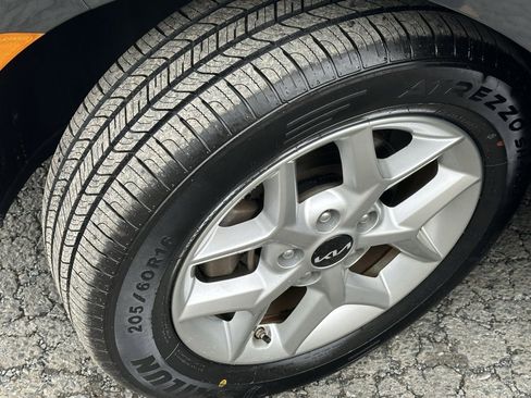 Used 2023 Kia Soul LX w/ LX Technology Package image 35