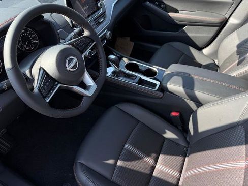 New 2025 Nissan Altima 2.5 SR image 16