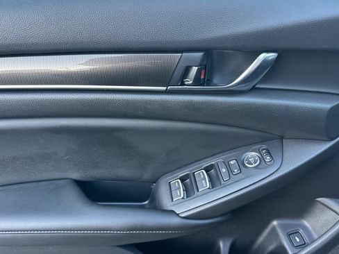 Used 2022 Honda Accord Sport image 12