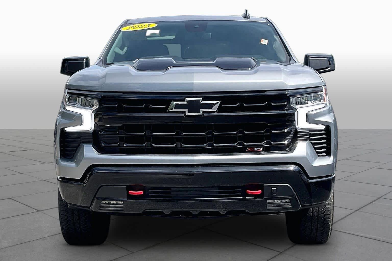 Used 2025 Chevrolet Silverado 1500 LT Trail Boss w/ Convenience Package II AWD/4WD image 6