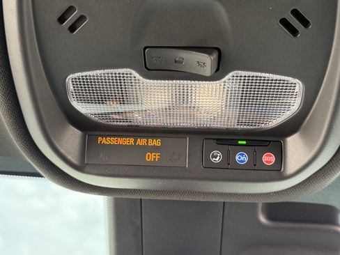 Used 2025 Buick Envista Sport Touring w/ Convenience I Package FWD image 25
