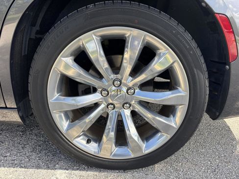 Used 2019 Chrysler 300 Limited image 39