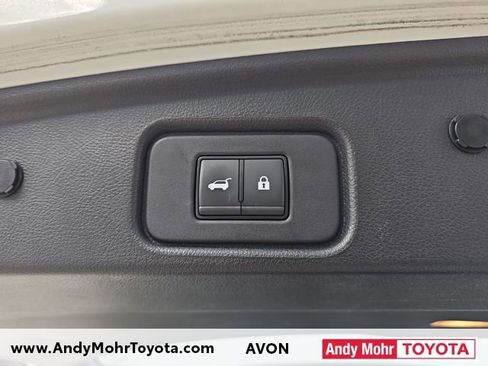 Used 2023 Nissan Pathfinder SL image 33