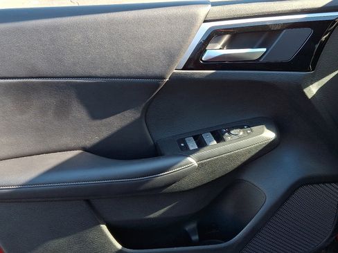 Used 2024 Mitsubishi Outlander SE image 12