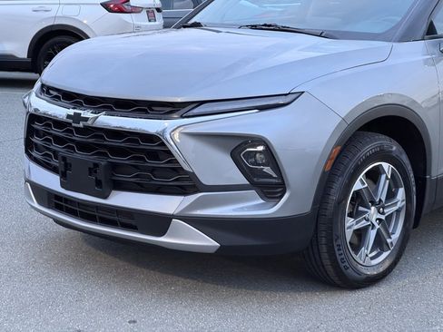 Used 2023 Chevrolet Blazer LT image 28