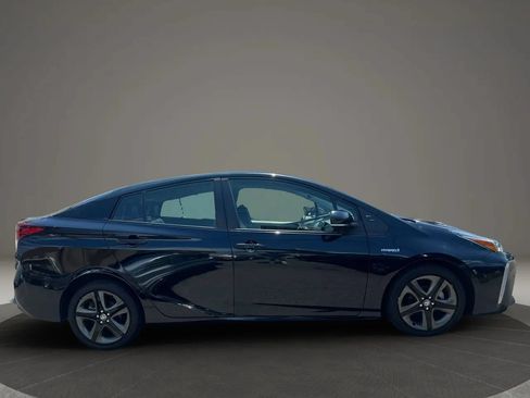 Used 2022 Toyota Prius XLE FWD image 4