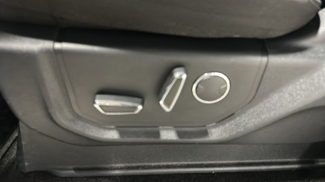 Used 2018 Ford F150 XLT w/ Equipment Group 302A Luxury AWD/4WD image 9