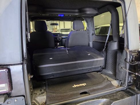 Used 2015 Jeep Wrangler Sport AWD/4WD image 8