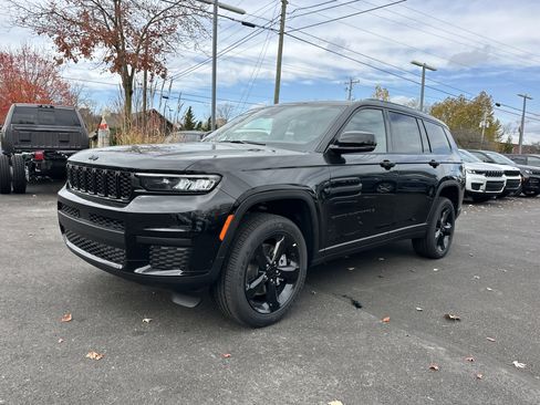 New 2025 Jeep Grand Cherokee L Altitude image 23