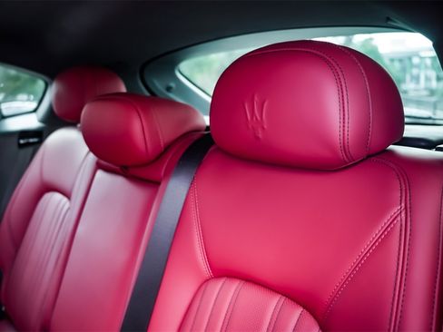 Certified 2022 Maserati Levante GT image 30