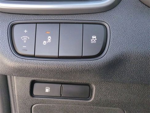 Used 2019 Kia Sorento LX image 17