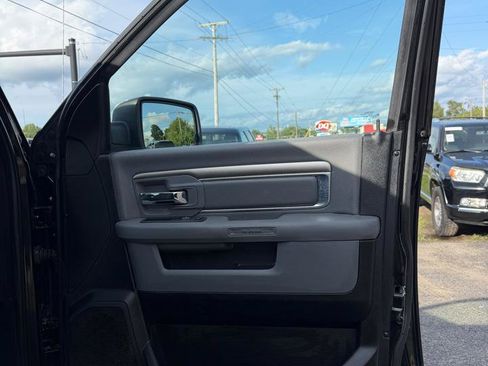 Used 2018 RAM 2500 SLT AWD/4WD image 16