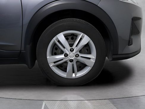 Used 2023 Nissan Kicks S image 9