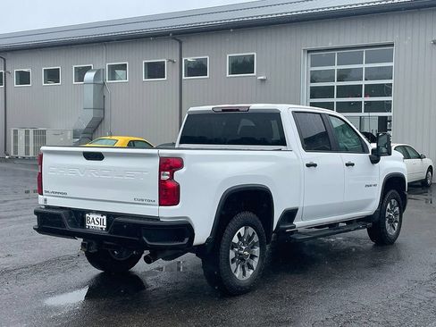 Used 2024 Chevrolet Silverado 2500 Custom w/ Custom Value Package AWD/4WD image 11