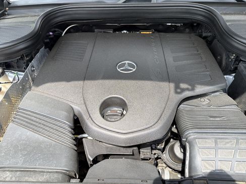Used 2024 Mercedes-Benz GLS 450 4MATIC image 35