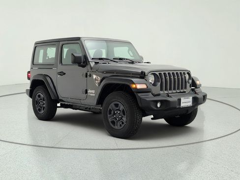 Used 2018 Jeep Wrangler Sport AWD/4WD image 3