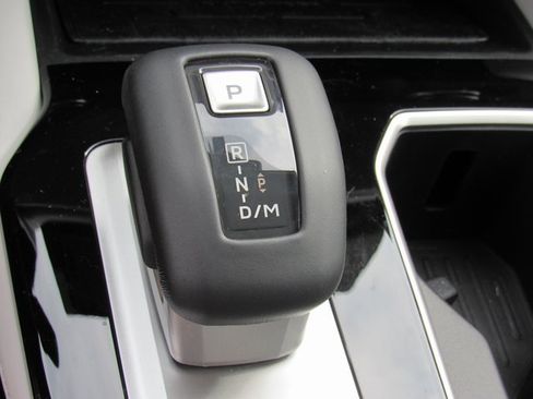 New 2025 Mitsubishi Outlander SE image 22