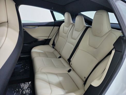 Used 2020 Tesla Model S Long Range Plus image 17