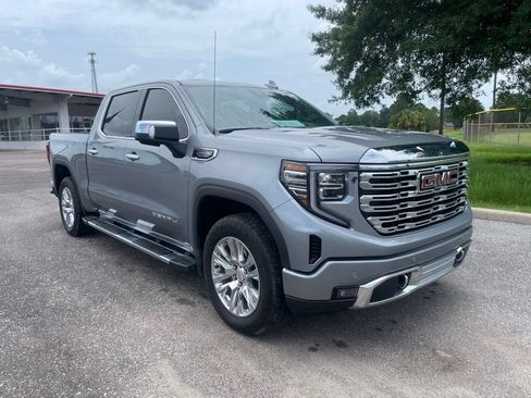 Used 2024 GMC Sierra 1500 Denali w/ Technology Package AWD/4WD image 1