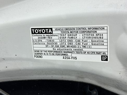 Used 2020 Toyota Highlander XLE AWD/4WD image 22