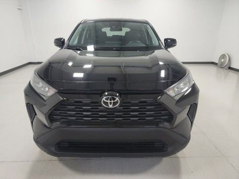 Used 2022 Toyota RAV4 LE image 6