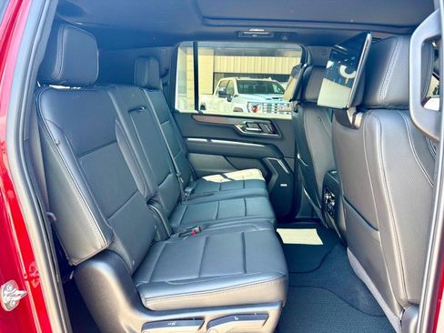 Used 2026 GMC Yukon XL Denali w/ Denali Reserve Package AWD/4WD image 14