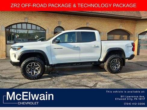 Used 2025 Chevrolet Colorado ZR2 w/ Technology Package AWD/4WD image 12