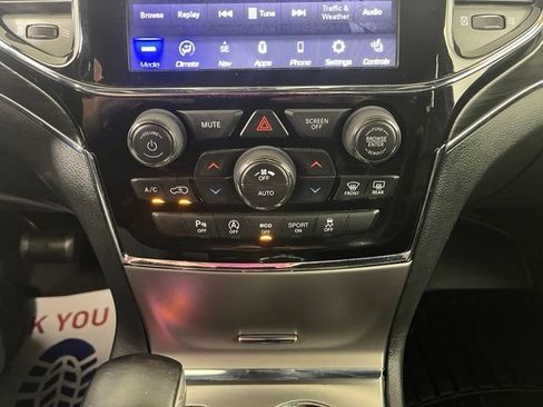 Used 2020 Jeep Grand Cherokee Limited AWD/4WD image 34