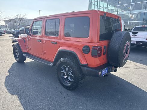 Used 2019 Jeep Wrangler Unlimited Sahara w/ Uconnect 4C Nav & Sound Group image 3