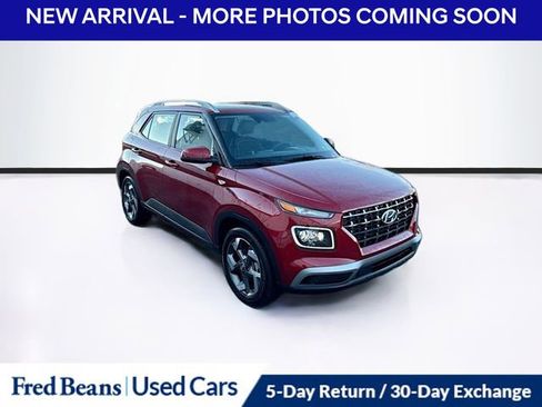Used 2025 Hyundai Venue Limited image 1