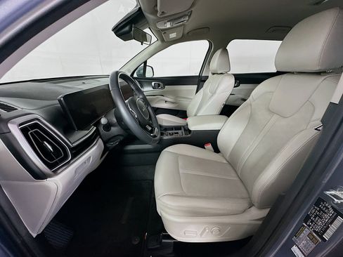 Used 2024 Kia Sorento S FWD image 13