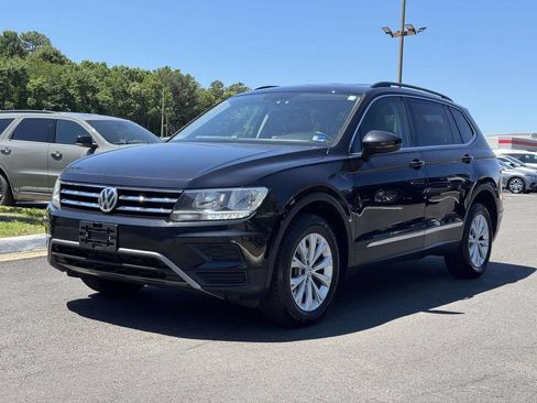 Used 2018 Volkswagen Tiguan SE FWD image 25