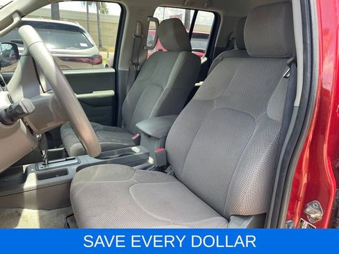 Used 2015 Nissan Frontier SV w/ SV Value Truck Package RWD image 13