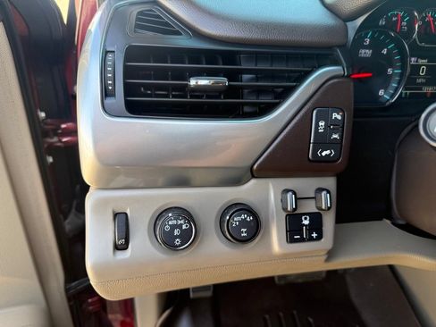 Used 2019 Chevrolet Tahoe LT w/ Luxury Package AWD/4WD image 10