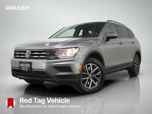 Used 2020 Volkswagen Tiguan SE image 1
