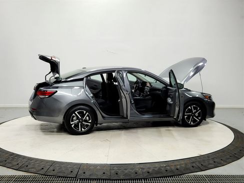 Used 2024 Nissan Sentra SV image 16