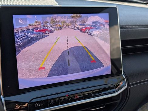 Used 2022 Jeep Compass Altitude image 23