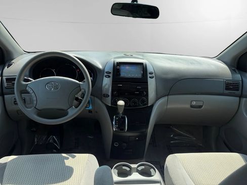 Used 2009 Toyota Sienna LE FWD image 13