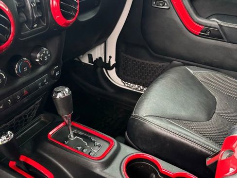 Used 2016 Jeep Wrangler Unlimited Sahara image 55