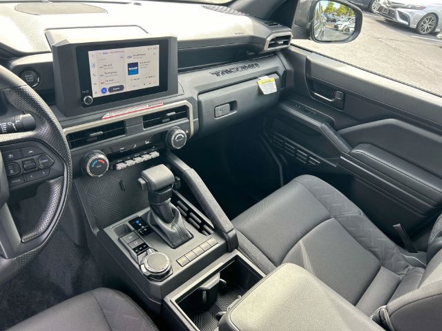 Used 2025 Toyota Tacoma SR AWD/4WD image 16