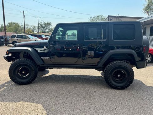 Used 2010 Jeep Wrangler Unlimited Rubicon AWD/4WD image 8