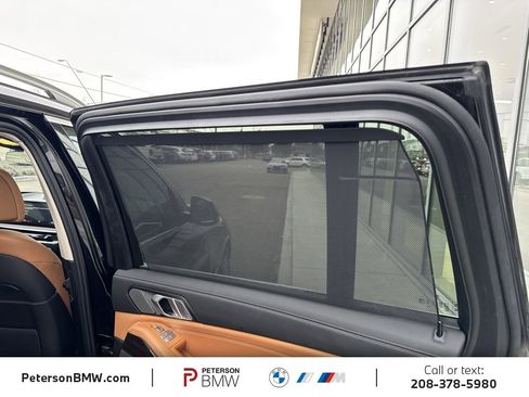 Used 2023 BMW X7 xDrive40i w/ Premium Package image 22