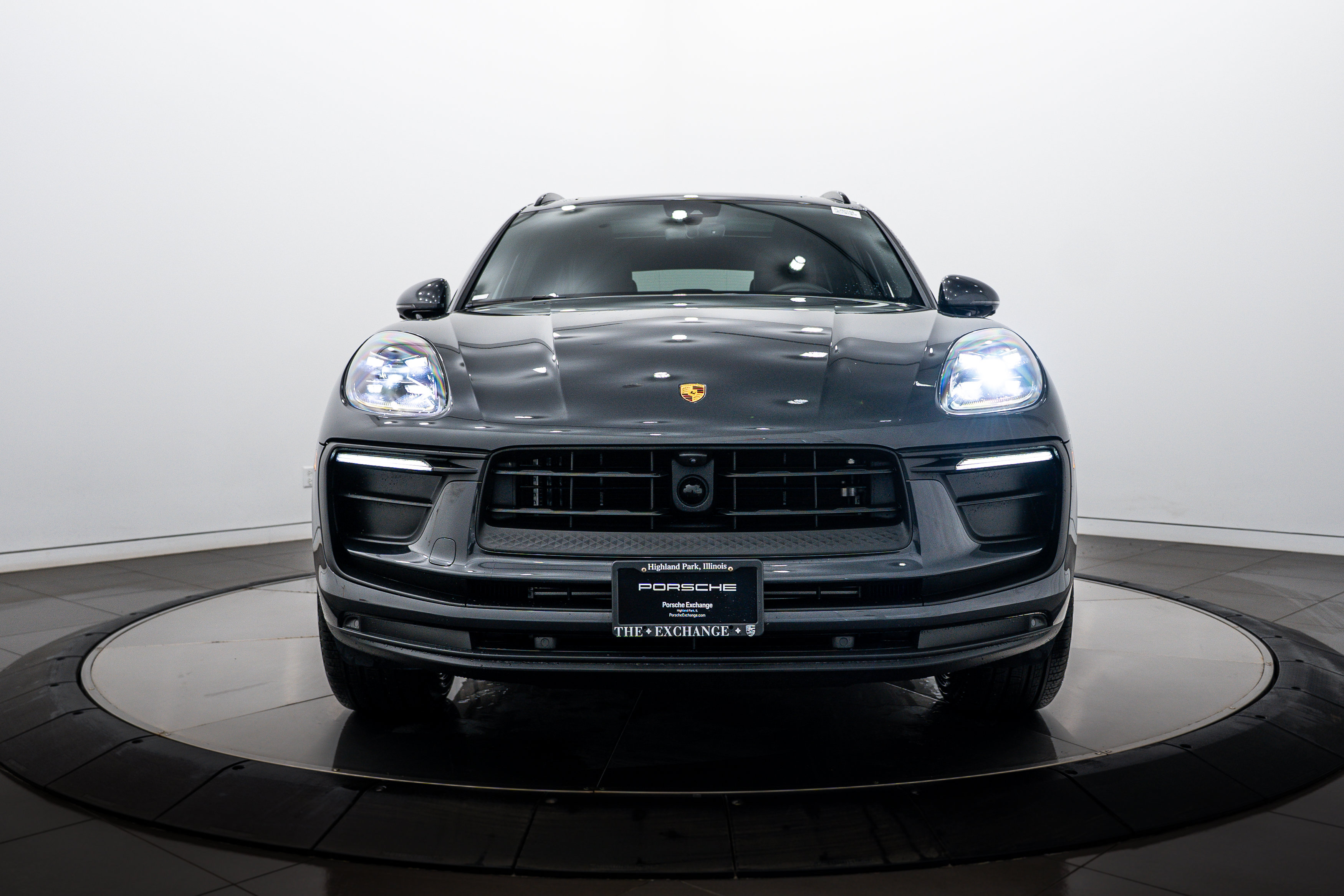 Certified 2026 Porsche Macan AWD/4WD image 10