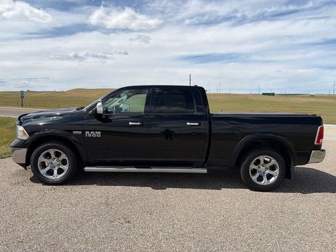 Used 2013 RAM 1500 Laramie w/ Convenience Group AWD/4WD image 2