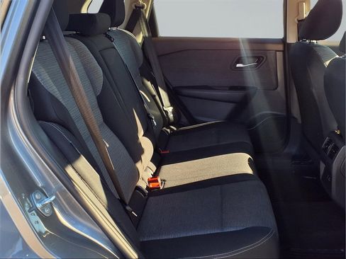 Used 2023 Nissan Rogue SV image 16