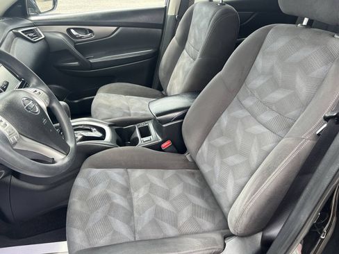 Used 2015 Nissan Rogue SV w/ SV Premium Package FWD image 7