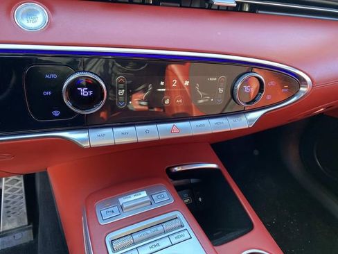 Used 2023 Genesis GV70 2.5T w/ Sport Prestige Package image 12