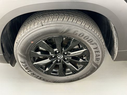 Used 2025 MAZDA CX-50 AWD 2.5 S w/ Premium Package image 11